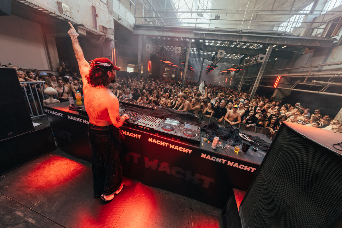 Loading... just a sec